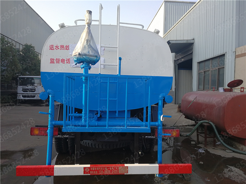 湖北盈通汽車東風(fēng)福瑞卡12方灑