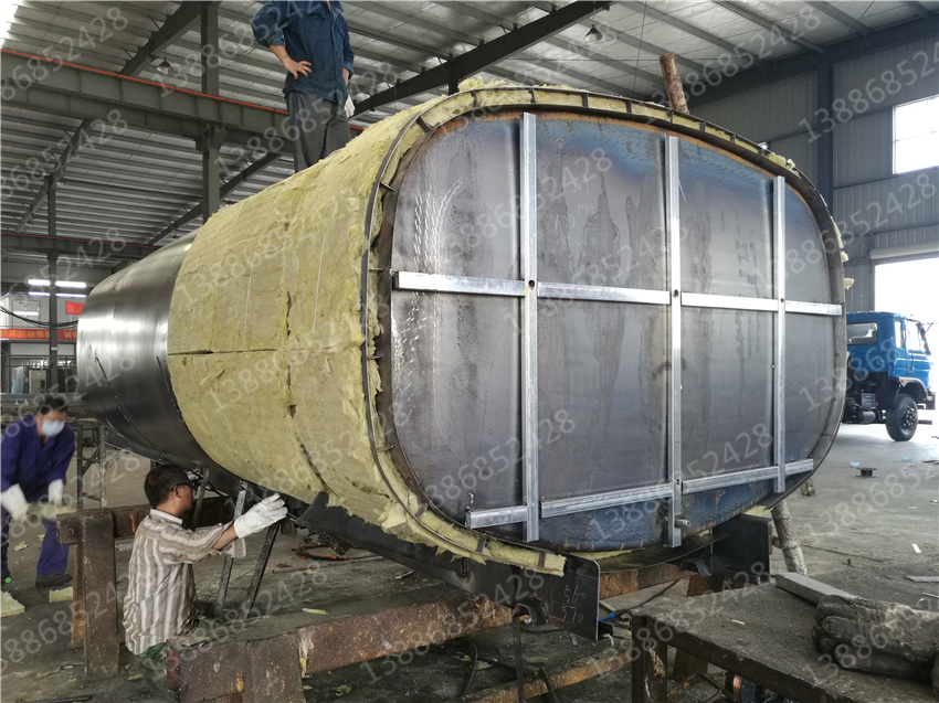 湖北盈通汽車東風(fēng)福瑞卡12方灑